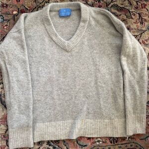 Alice Walk Cashmere V-Neck, size M